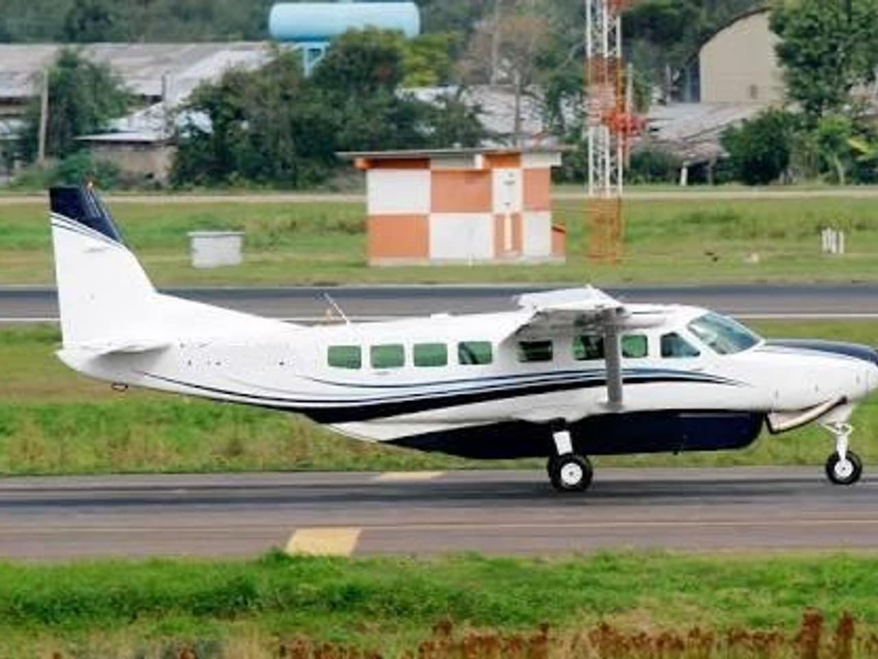 Aeronave em solo pronta para o traslado